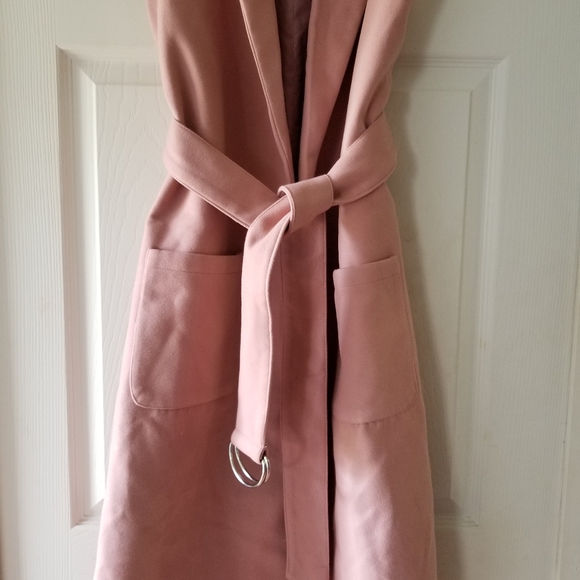 🧥REVAMPED PINK BELTED SLEEVESS LONG VEST. - Picture 9 of 11